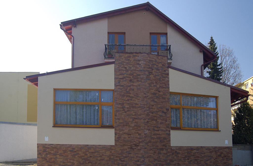 Penzion Majak Banská Bystrica Exterior foto